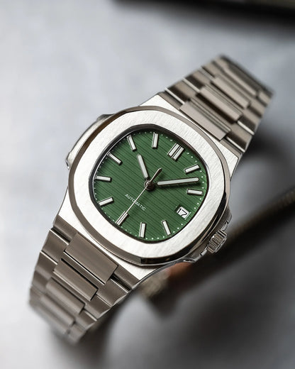 Patek Philippe Nautilus - Stainless Steel