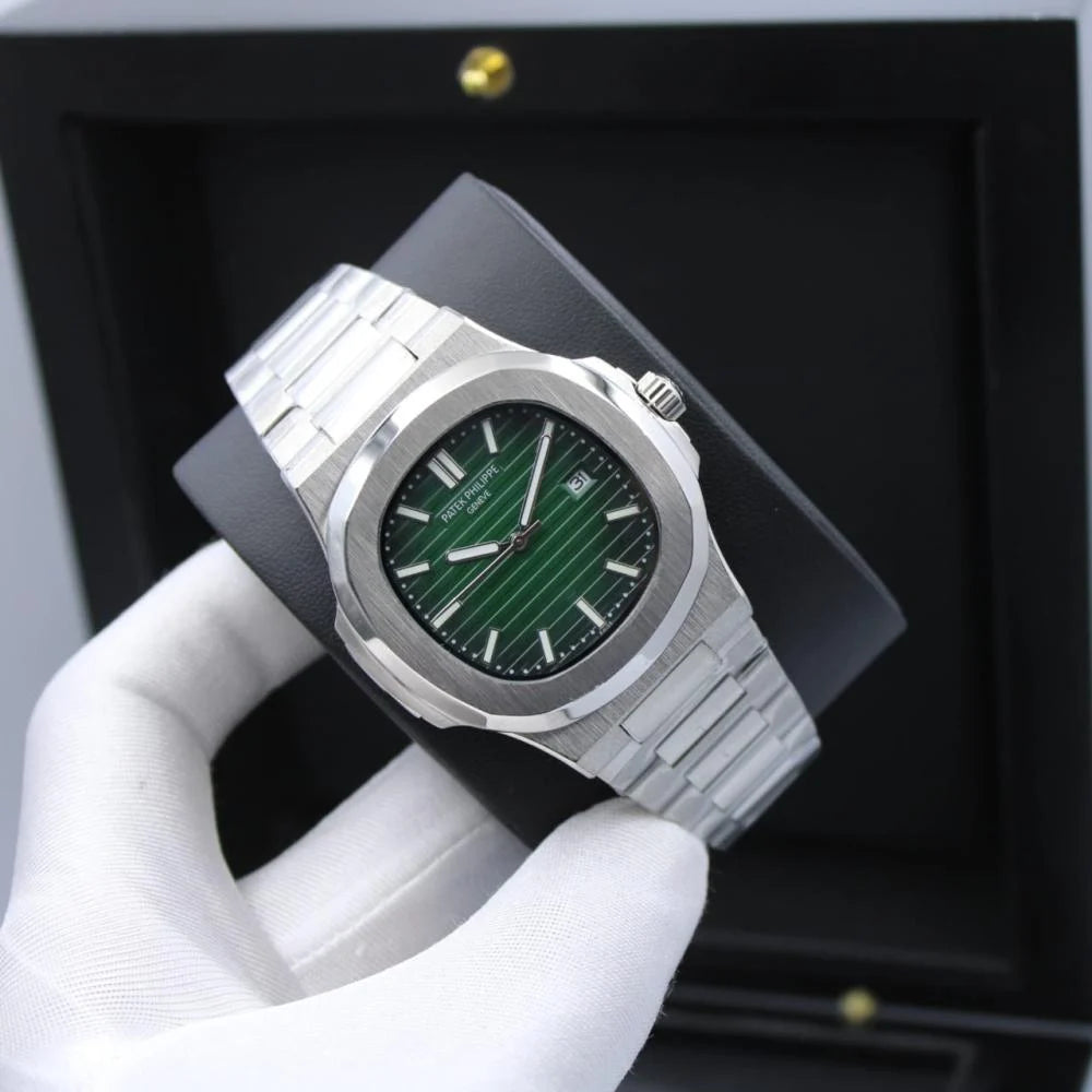 Patek Philippe Nautilus - Stainless Steel
